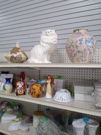 Thrift Store «Super Thrift Store Rescue Mission», reviews and photos, 13422 Saticoy St, North Hollywood, CA 91605, USA