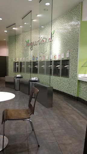 Frozen Yogurt Shop «Yogurtland», reviews and photos, 10500 Ulmerton Rd, Largo, FL 33771, USA