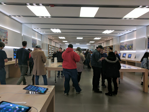 Computer Store «Apple Smith Haven», reviews and photos, 518 Smith Haven Mall, Lake Grove, NY 11755, USA