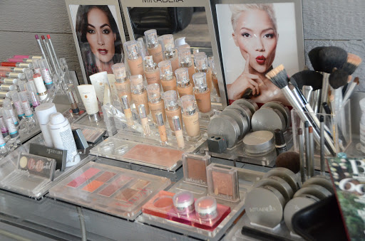 Beauty Salon «Corner Salon», reviews and photos, 892 N State St, Lockport, IL 60441, USA