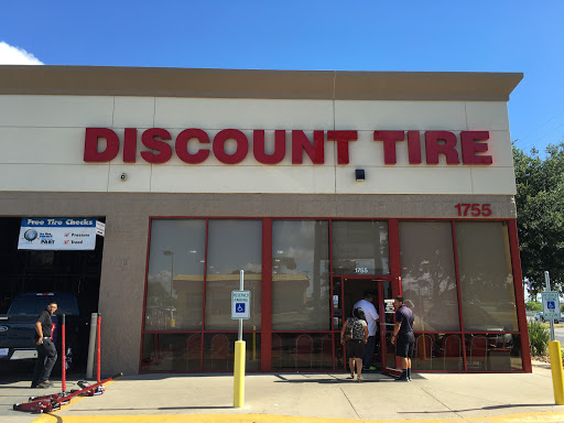 Tire Shop «Discount Tire Store - San Antonio, TX», reviews and photos, 1755 SW Loop 410, San Antonio, TX 78227, USA