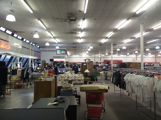 Thrift Store «The Salvation Army Family Store & Donation Center», reviews and photos, 823 E Auburn Rd, Rochester Hills, MI 48307, USA