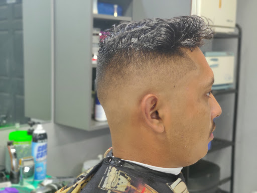 Barber Shop «In & Out 2 Barbershop & Salon», reviews and photos, 2147 E Semoran Blvd, Apopka, FL 32703, USA