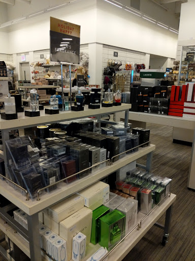 Department Store «Nordstrom Rack Lincoln Park», reviews and photos, 1551 N Sheffield Ave, Chicago, IL 60642, USA