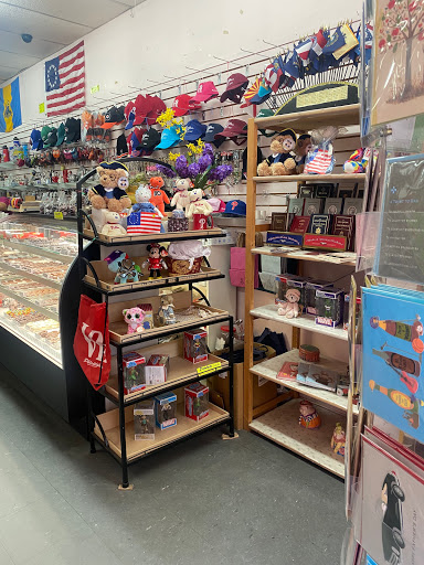 Gift Shop «Xenos Candy & Gifts», reviews and photos, 231 Chestnut St, Philadelphia, PA 19106, USA