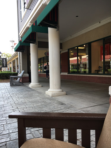 Shopping Mall «Clinton Crossing Premium Outlets», reviews and photos, 20 Killingworth Turnpike, Clinton, CT 06413, USA