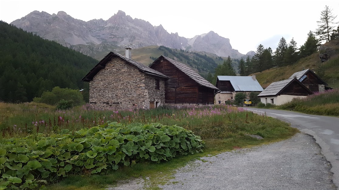 Camping de Fontcouverte à Névache (Hautes-Alpes 05)