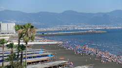 Foto von Spiaggia di Torre Annunziata mit lange bucht