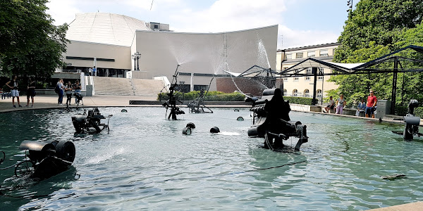 Tinguely Brunnen