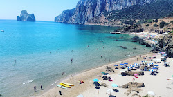 Porto Cauli Beach'in fotoğrafı düz bir kıyı şeridi ile birlikte