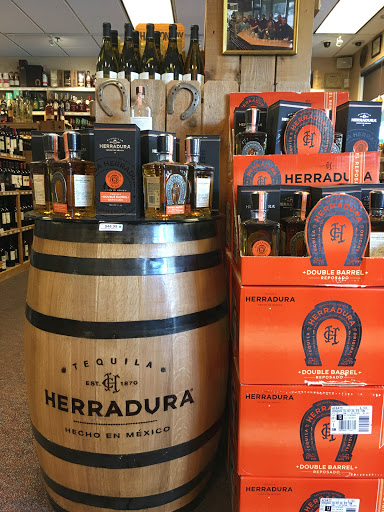 Wine Store «The Wine & Spirit Company of Greenville», reviews and photos, 4025 Kennett Pike, Greenville, DE 19807, USA