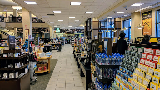 Book Store «Barnes & Noble», reviews and photos, 91 Old Country Rd, Carle Place, NY 11514, USA