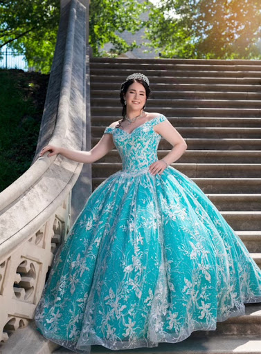 Bridal Shop «Regiss Bridal & Prom - Louisville», reviews and photos, 4216 Outer Loop, Louisville, KY 40219, USA