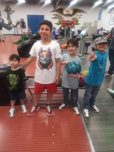 Bowling Alley «Lane 8 Bowling Center», reviews and photos, 124 Wainwright Dr, Brooklyn, NY 11252, USA