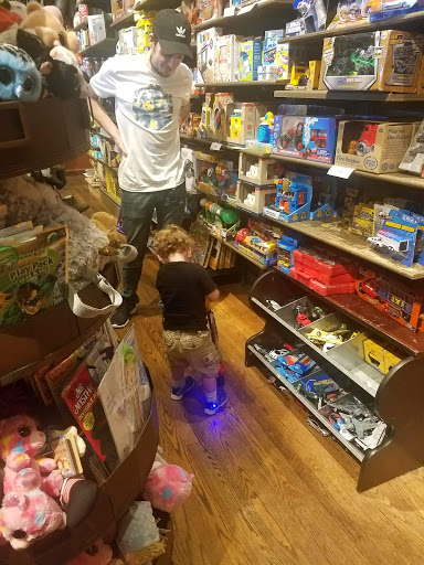 American Restaurant «Cracker Barrel Old Country Store», reviews and photos, 475 Rivers Edge Dr, Milford, OH 45150, USA