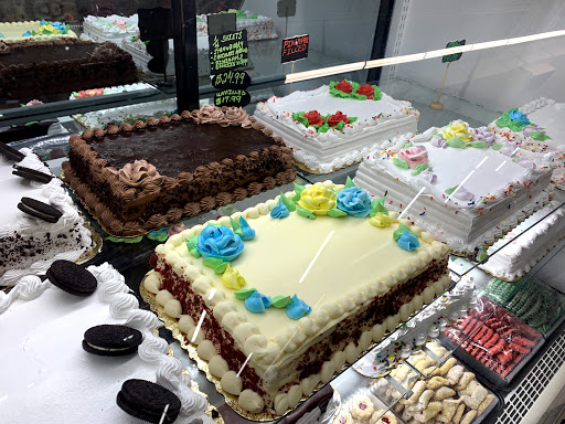 Shopping Mall «Glen Oaks Shopping Center», reviews and photos, 255th St, Glen Oaks, NY 11004, USA