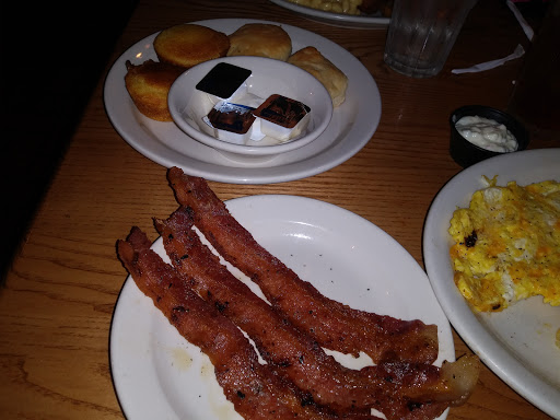 American Restaurant «Cracker Barrel Old Country Store», reviews and photos, 1395 Ford St, Maumee, OH 43537, USA