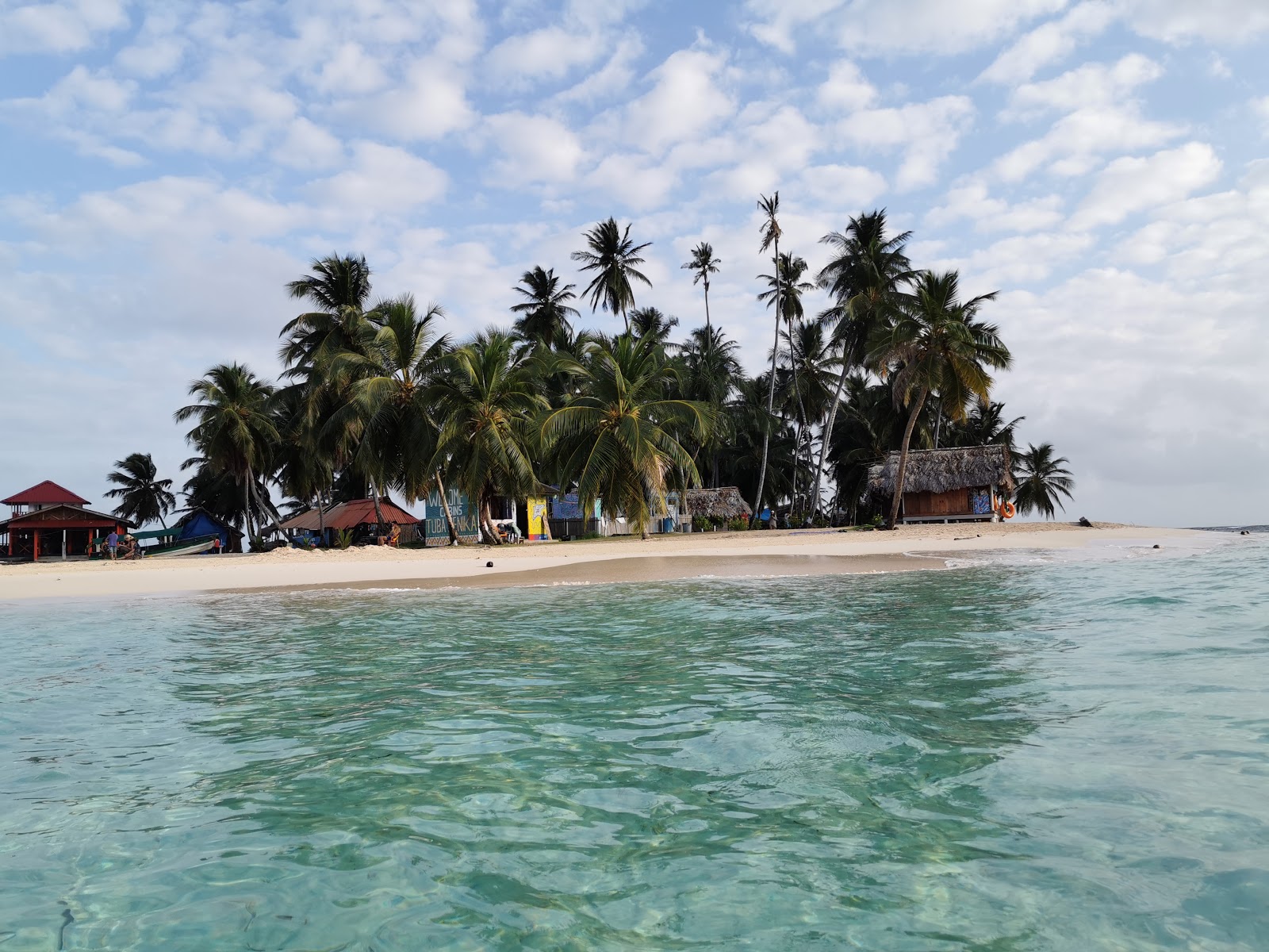 Φωτογραφία του Islas Franklin Beach περιοχή θέρετρου στην παραλία