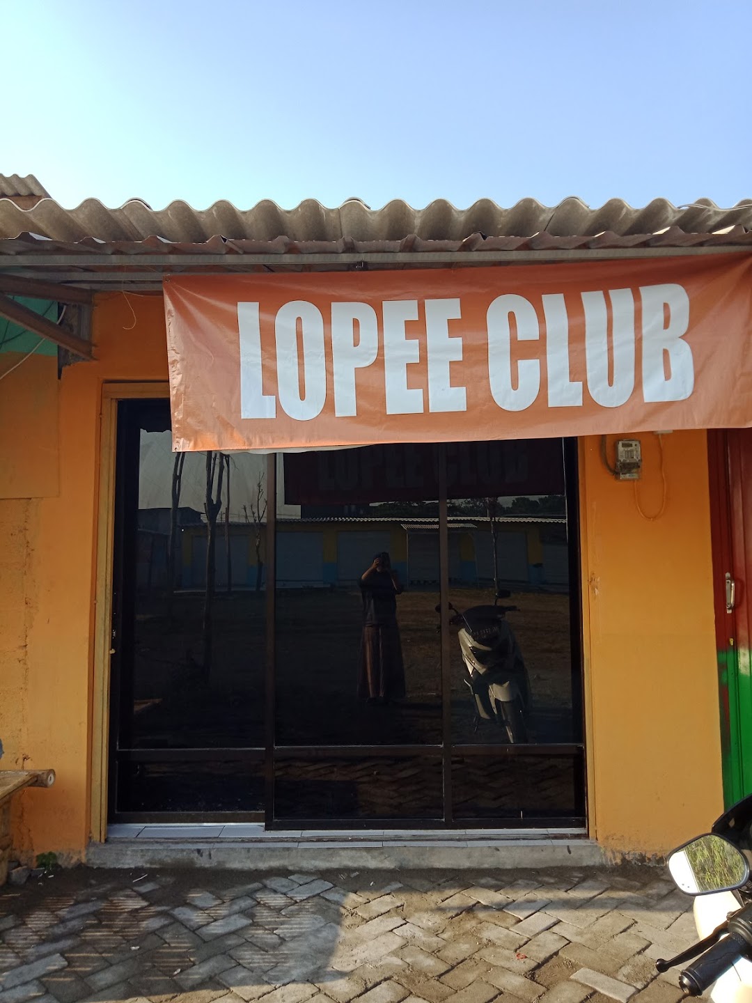 LOPEE CLUB