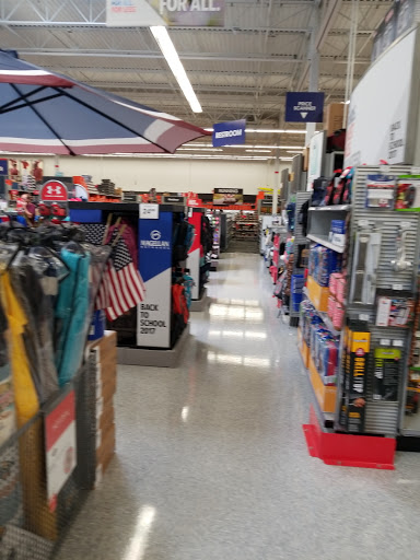 Sporting Goods Store «Academy Sports + Outdoors», reviews and photos, 14260 Manchester Rd, Manchester, MO 63011, USA