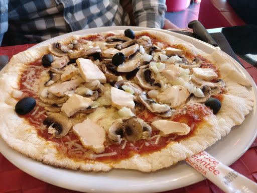 A CROCS PIZZA