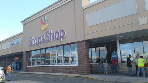Grocery Store «Stop & Shop», reviews and photos, 31-06 Farrington St, Flushing, NY 11354, USA