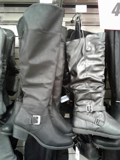 Shopping Mall «Gardenside Shopping Center», reviews and photos, 2606 Zion Rd, Henderson, KY 42420, USA