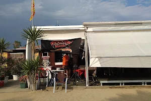 Santi's beach bar image