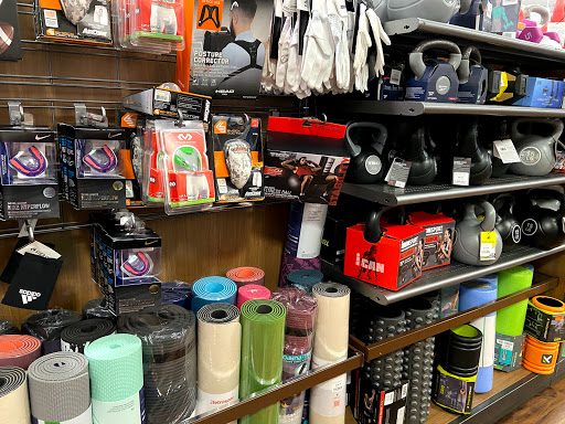 Outdoor Sports Store «Sierra Trading Post», reviews and photos, 67 Newtown Rd #18, Danbury, CT 06810, USA