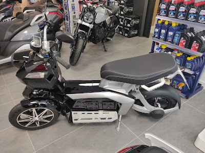 Motos espace-scooters à Nantes