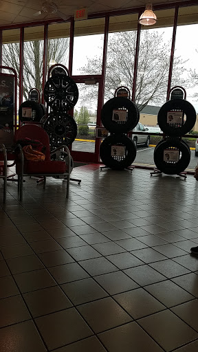 Tire Shop «Discount Tire Store - Clackamas, OR», reviews and photos, 8380 SE Sunnyside Rd, Clackamas, OR 97015, USA