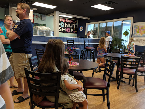 Donut Shop «Flip Flops Donut Shop», reviews and photos, 129 Bogue Inlet Dr, Emerald Isle, NC 28594, USA