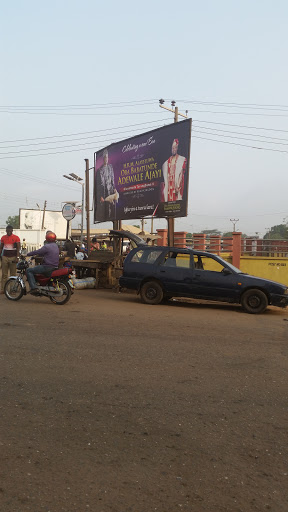 Seyi crown computer ventures, 3 Abeokuta Road, beside bet9ja office Iperu Remo, 121103, Iperu, Nigeria, Coffee Shop, state Ogun