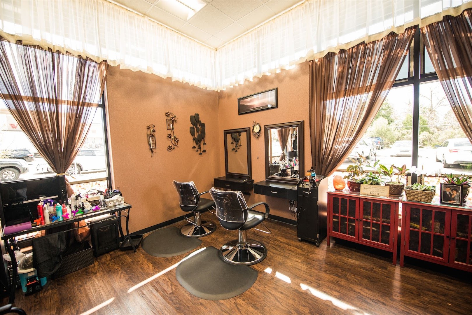 Phenix Salon Suites Edgewood Atlanta