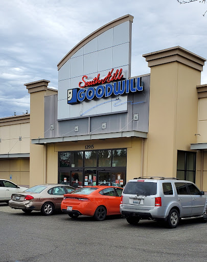 Thrift Store «South Hill Goodwill», reviews and photos, 12915 Meridian E, Puyallup, WA 98373, USA