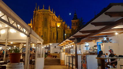 THE CARPENTER restaurante, comidas, parrilla, tapa - Av. las Murallas, 71, 24700 Astorga, León, Spain