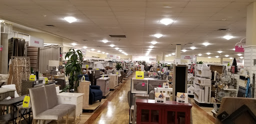 Department Store «T.J. Maxx & HomeGoods», reviews and photos, 111 Taunton St, Plainville, MA 02762, USA