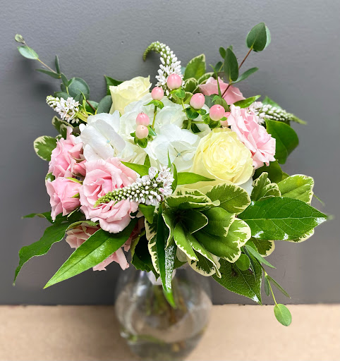 Florist «Crescent Floral & Gifts», reviews and photos, 2140 Wealthy St SE, Grand Rapids, MI 49506, USA