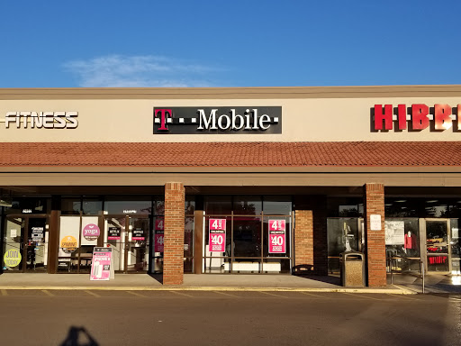 T-Mobile, 2402 James L Redman Pkwy, Plant City, FL 33566, USA, 