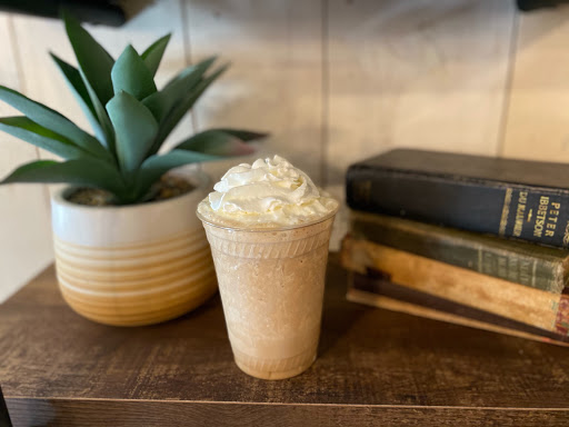 Cafe «Front Porch Cafe», reviews and photos, 932 W Maple St, Hartville, OH 44632, USA