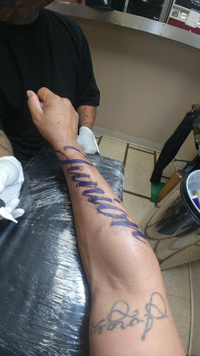 Tattoo Shop «Distinctive Ink», reviews and photos, 8415 Rosemead Blvd, Pico Rivera, CA 90660, USA