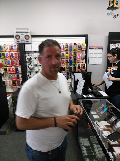 Cell Phone Store «Boost Mobile», reviews and photos, 2748 Mission St, San Francisco, CA 94110, USA