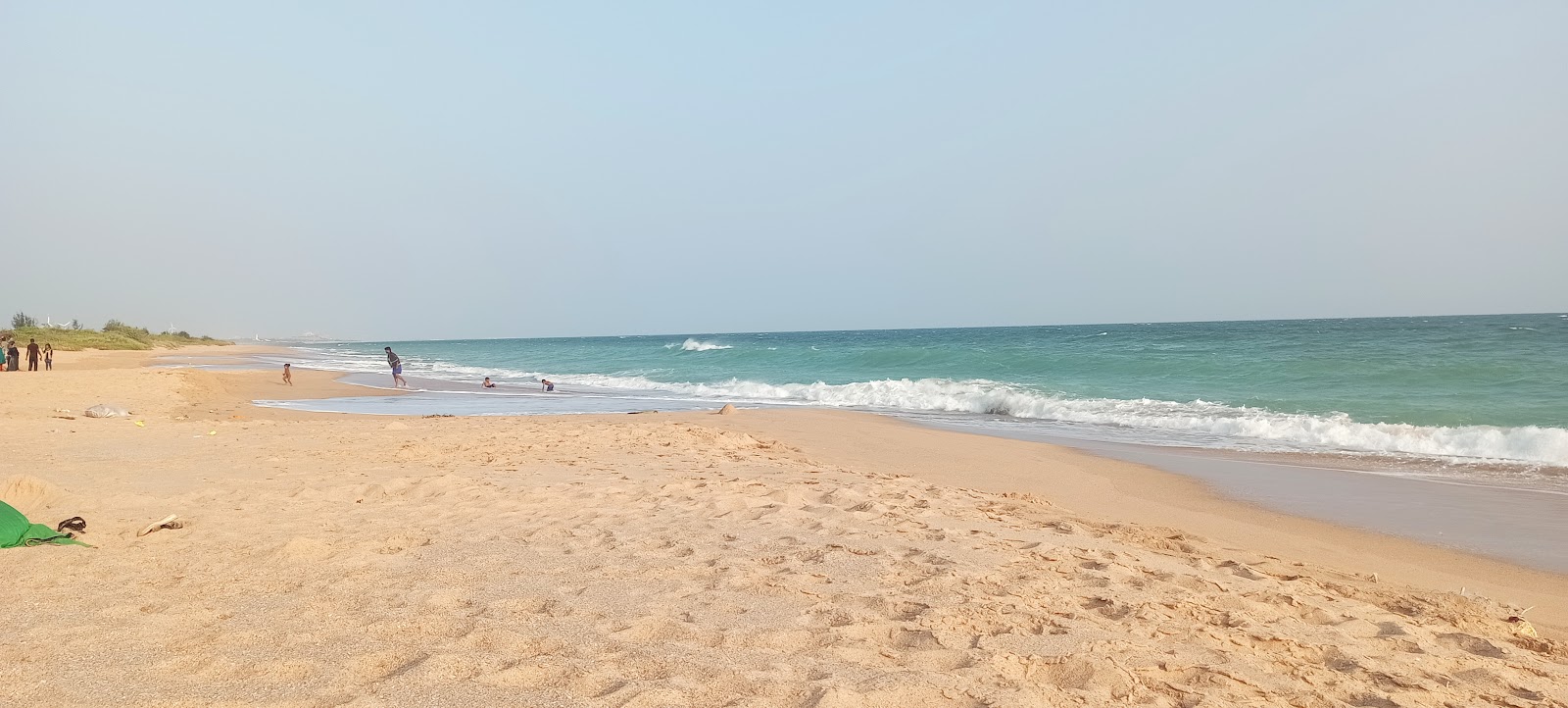 Foto von Chettikulam Beach mit geräumige küstenlinie