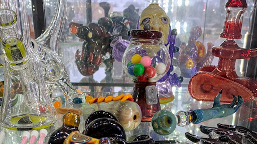 Gift Shop «Headventure Smoke Shop», reviews and photos, 2359 Plainfield Rd #2, Crest Hill, IL 60403, USA