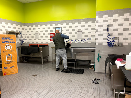 Pet Supply Store «Unleashed by Petco», reviews and photos, 520 S 23rd St, Philadelphia, PA 19146, USA