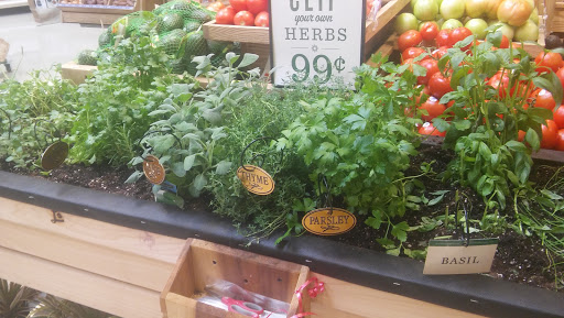 Grocery Store «Lowes Foods on Strickland Road», reviews and photos, 9600 Strickland Rd, Raleigh, NC 27615, USA