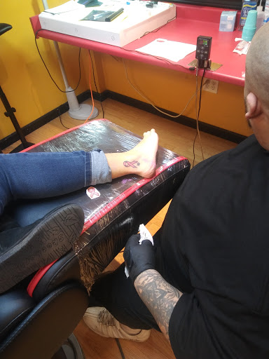 Tattoo Shop «Billionaire Tattoo Parlor», reviews and photos, 5650 Franklin Blvd, Sacramento, CA 95824, USA