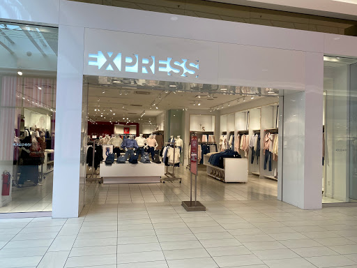 Clothing Store «Express», reviews and photos, 4360 Belden Village St NW, Canton, OH 44718, USA