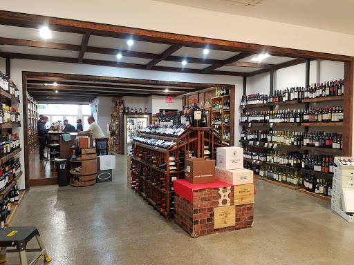 Liquor Store «B&S WINE AND SPIRITS», reviews and photos, 152 Wyckoff Ave, Brooklyn, NY 11237, USA