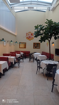 Atmosphère du Restaurant français Le Petit Comte « Bouillon Boulogne » à Boulogne-Billancourt - n°5
